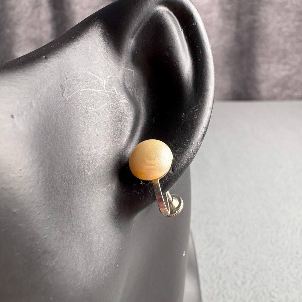 Vintage Nemo Faux Pearl Screw Back Earrings Silver Tone Cream Round Studs